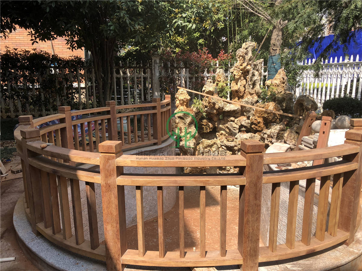 岳陽長沙碧桂園菠蘿格弧形扶手